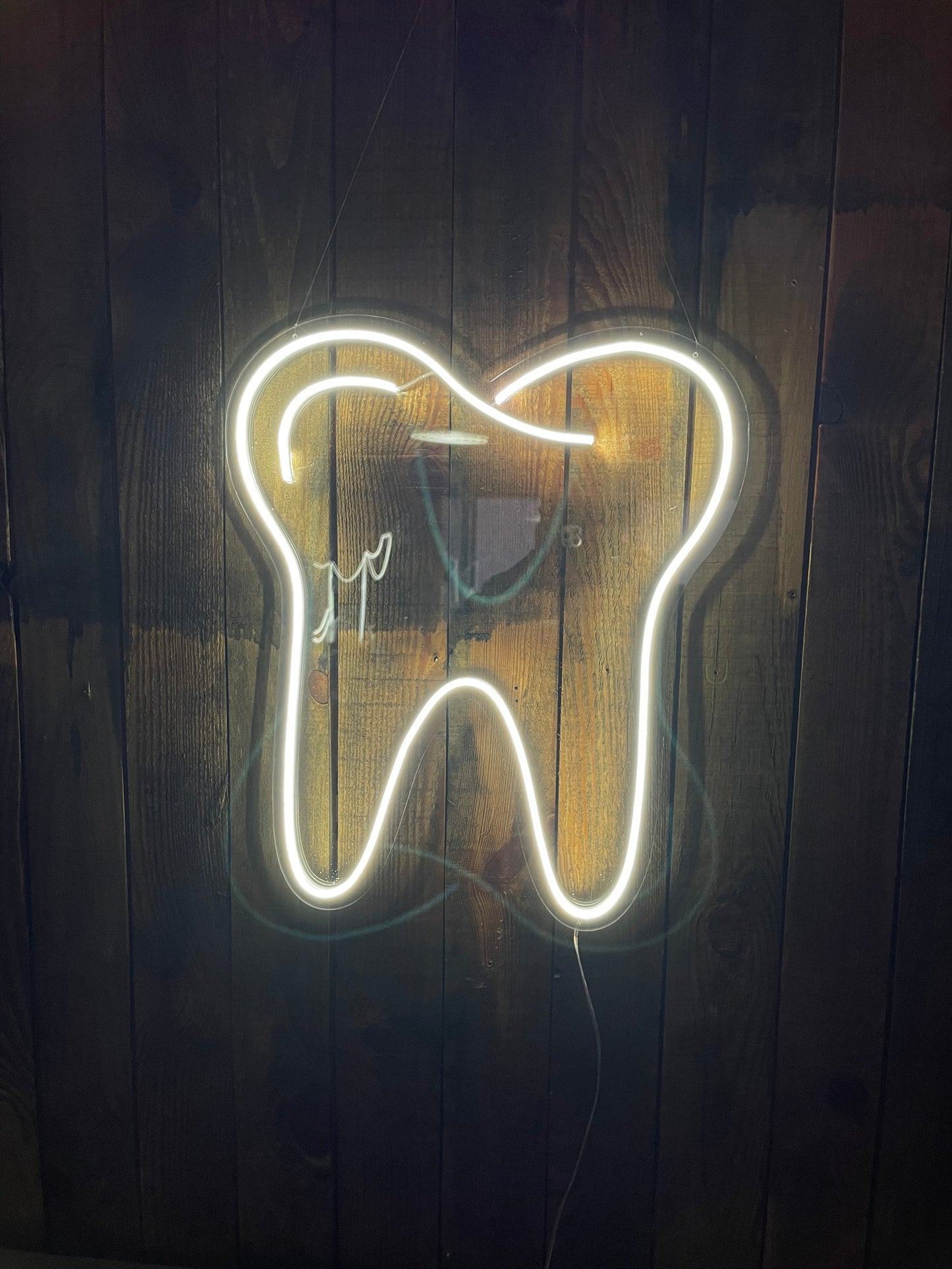 TOOTH NEON SIGN
